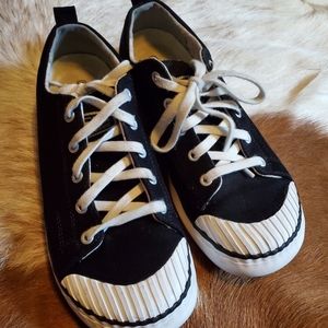 Keen canvas sneakers size 10